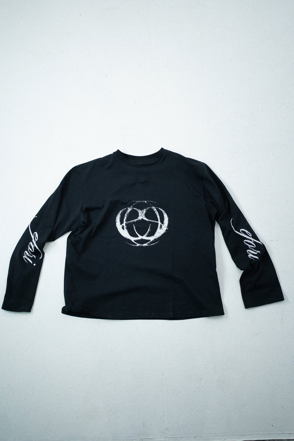 T-SHIRT OVERSIZE A MANICHE LUNGHE NERA