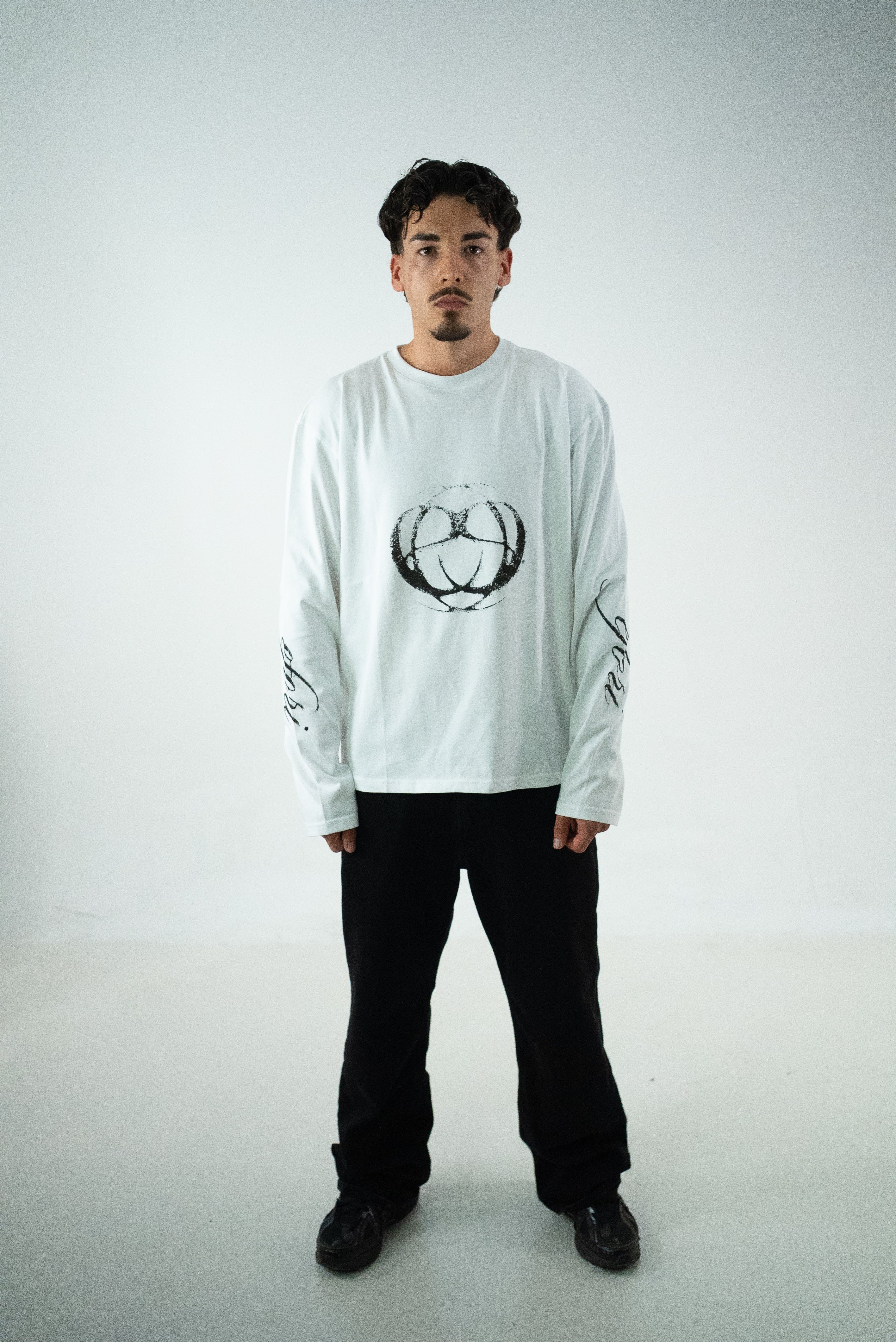 T-SHIRT OVERSIZE A MANICHE LUNGHE BIANCA